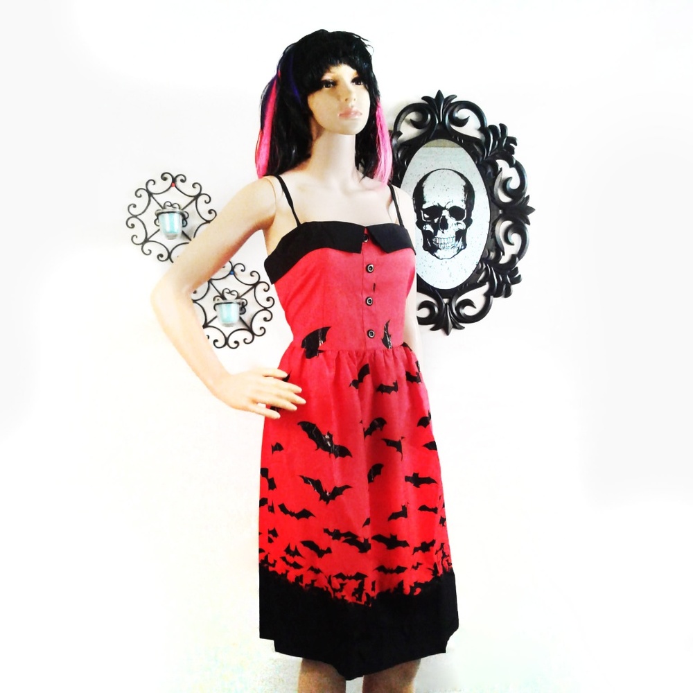Spaghetti Strap Sweetheart Bat Dress - Picture 2 of 6